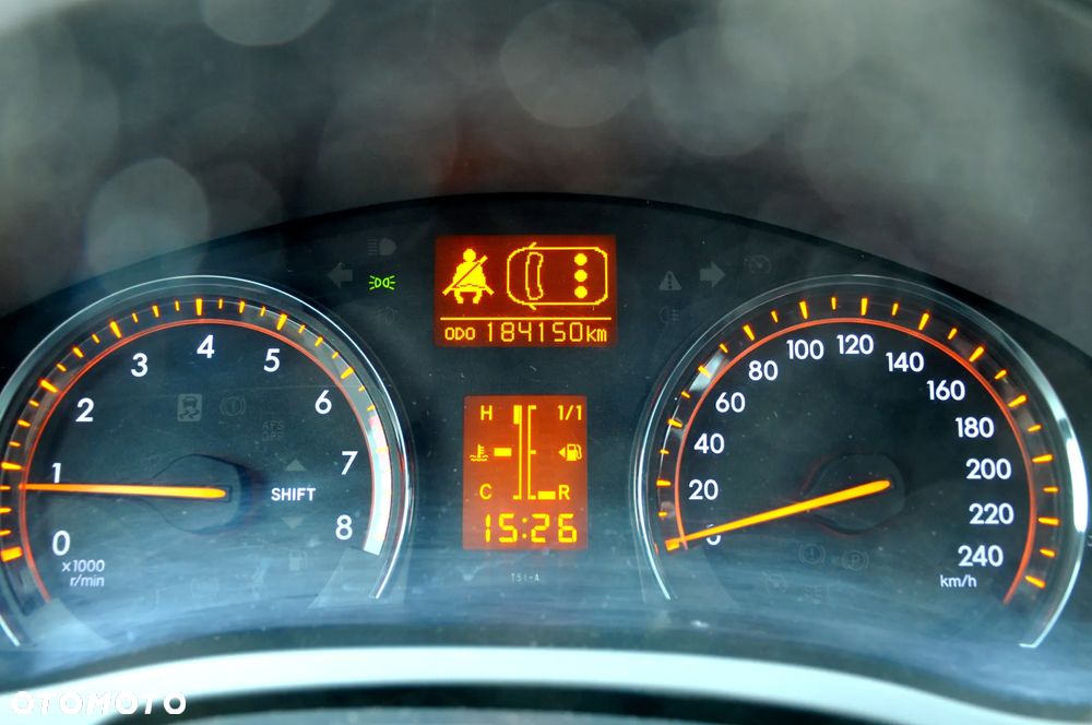 Toyota Avensis 1.8 Premium - 39