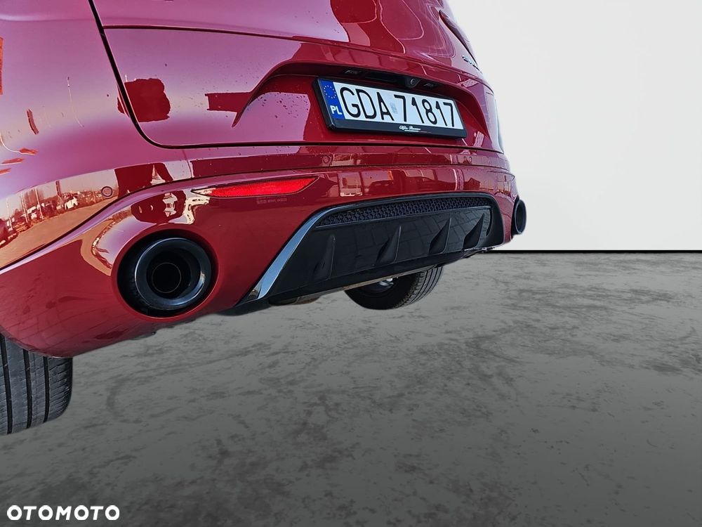 Alfa Romeo Stelvio - 16