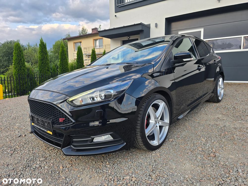 Ford Focus 2.0 EcoBoost ST mit Leder-Exclusiv-Paket - 1