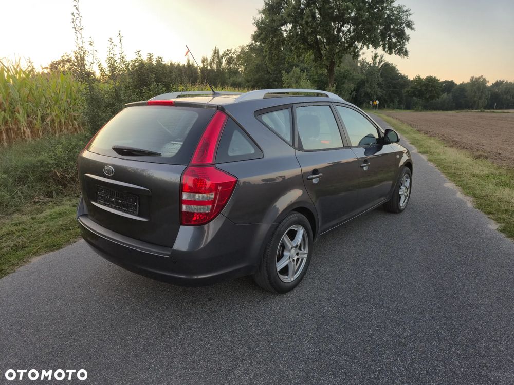 Kia Ceed - 19