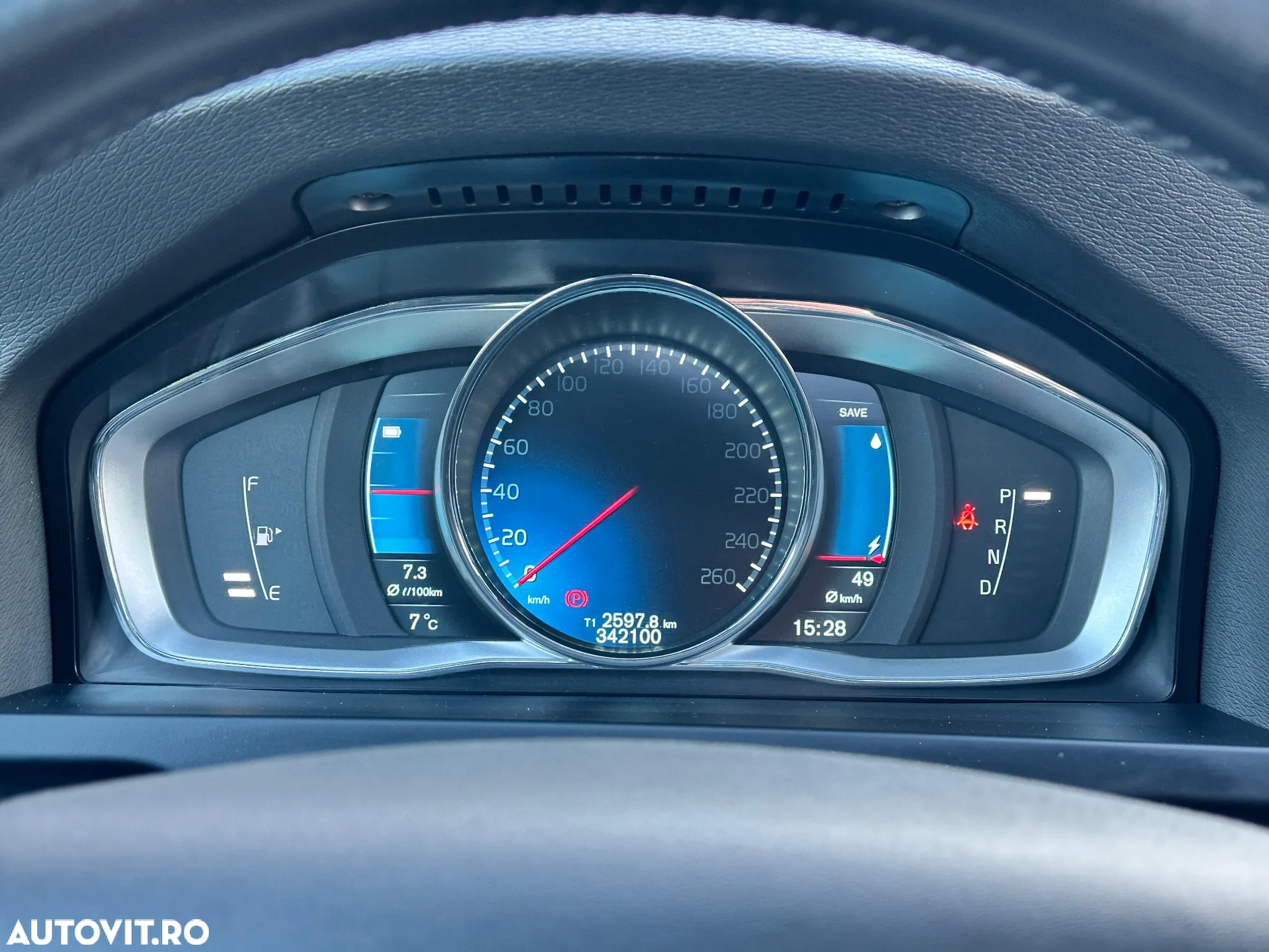 Volvo V60 D6 Plug-In-Hybrid AWD Geartronic Summum - 10