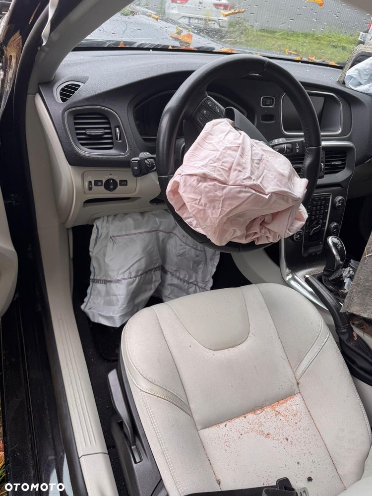 Volvo V40 - 4