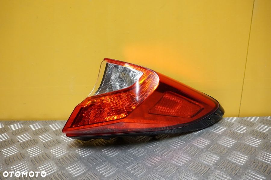 TOYOTA C-HR 2018 2019 2020 - LAMPA TYŁ PRAWA TYLNA USA - 1