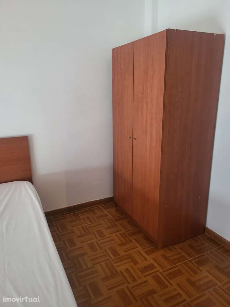Arrenda-se Quarto  – Algueirão-Mem Martins - Grande imagem: 2/10