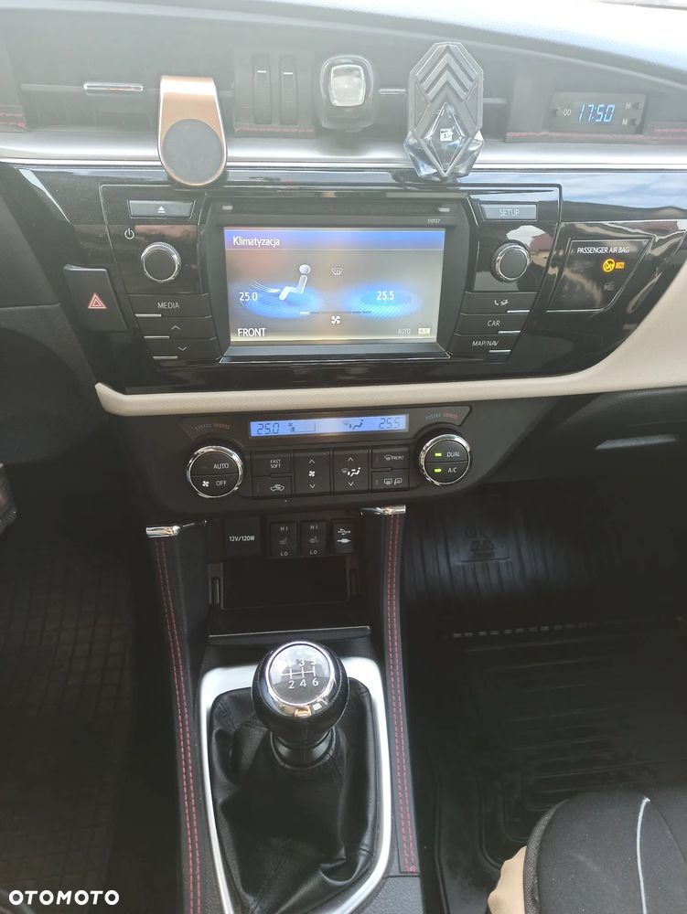 Toyota Corolla 1.6 Premium - 18