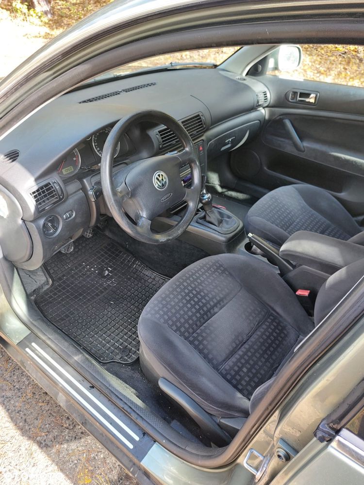 Volkswagen Passat 1.9 TDI Comfortline - 6