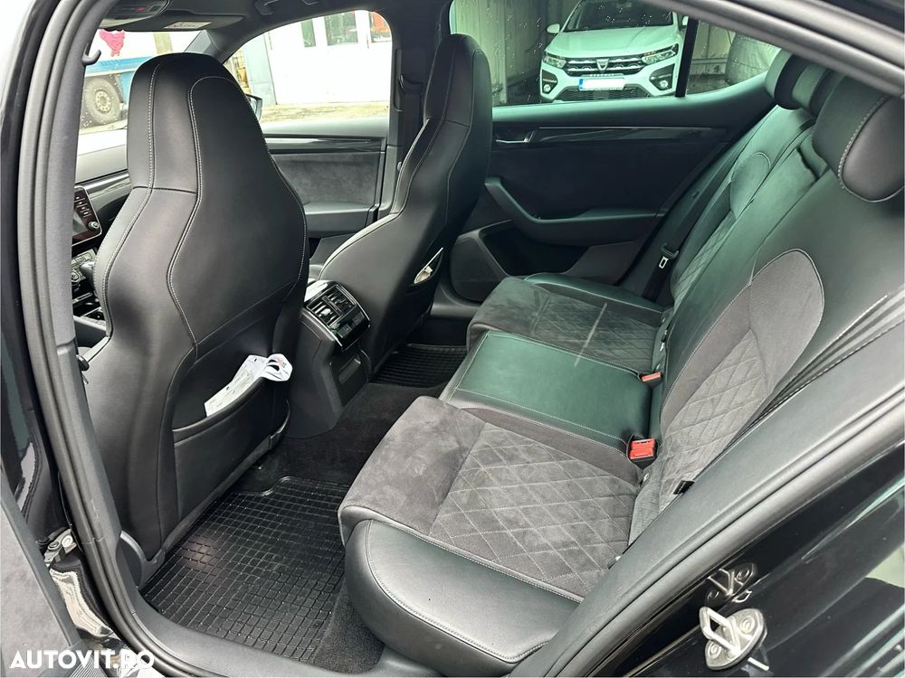 Skoda Superb 2.0 TSI 4X4 DSG Sportline - 8