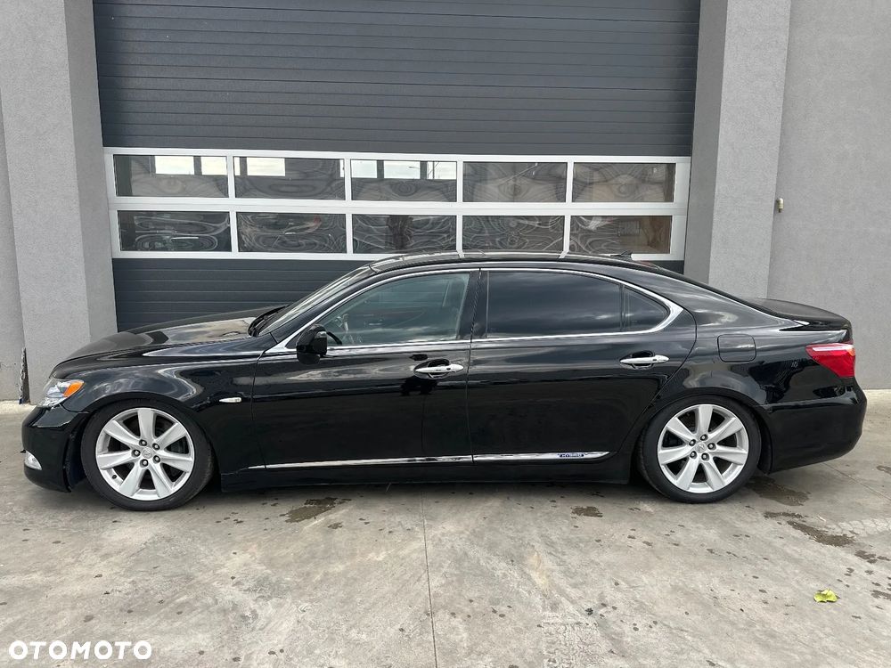 Lexus LS 600h Elite - 2