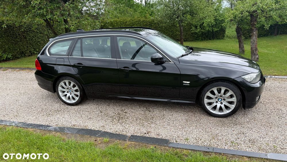 BMW Seria 3 325i xDrive Edition Exclusive - 23