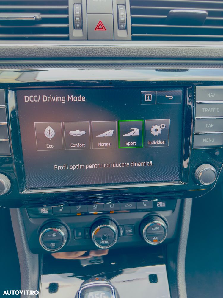 Skoda Superb 2.0 TDI DSG 4X4 Sportline - 11