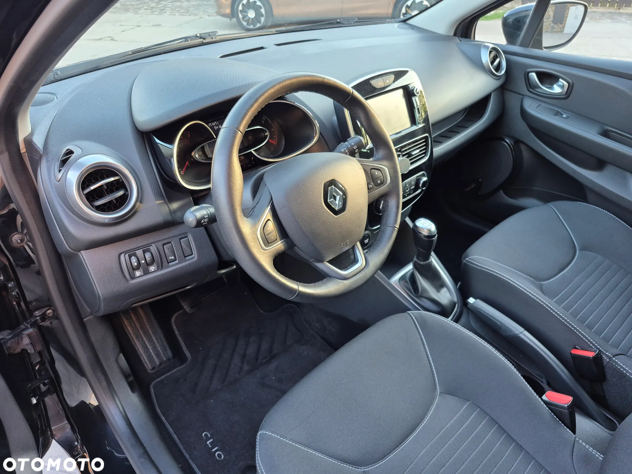 Renault Clio 1.2 16V 75 LIMITED - 32