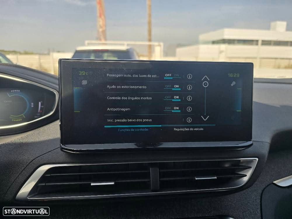 Peugeot 3008 BlueHDi 130 Stop & Start EAT8 Allure - 17