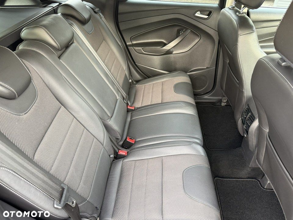 Ford Kuga 2.0 TDCi 2x4 Titanium - 33