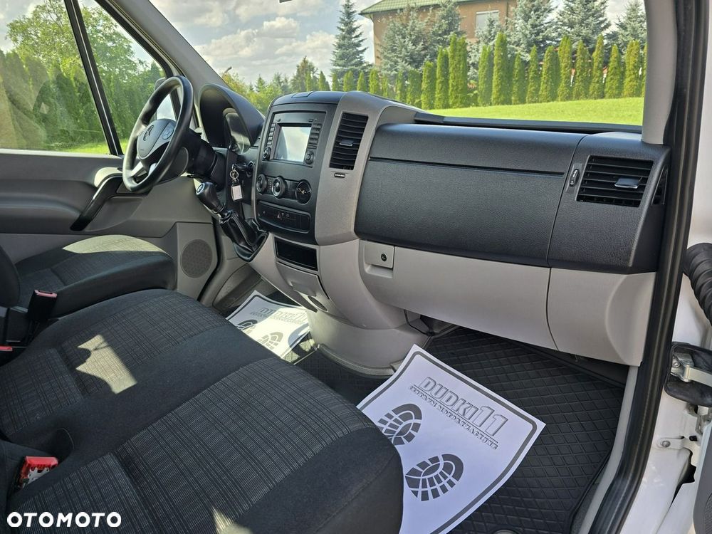 Mercedes-Benz Sprinter - 24