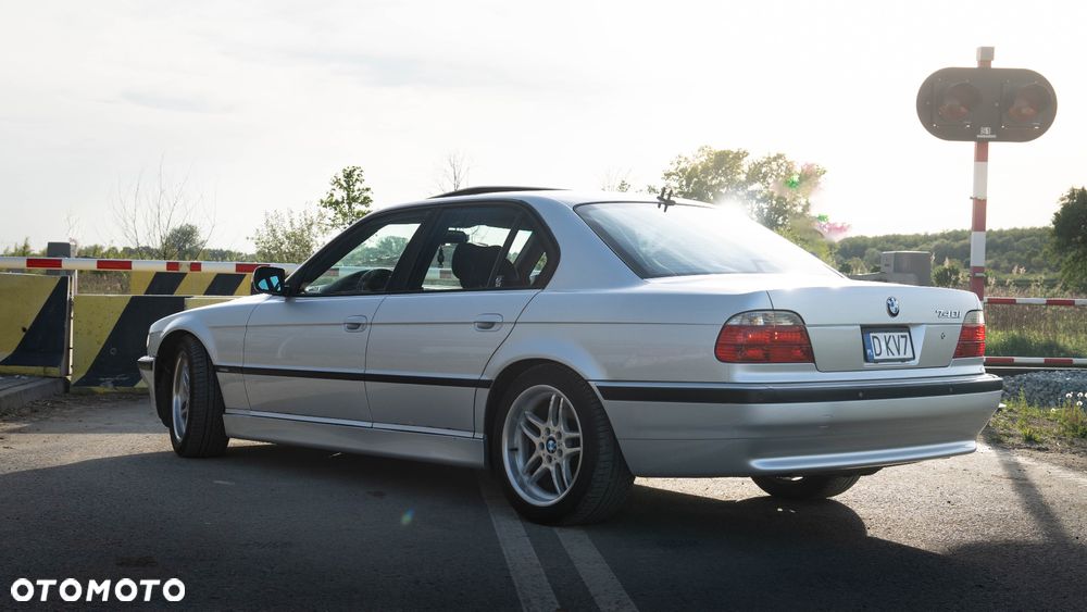 BMW Seria 7 740i - 6