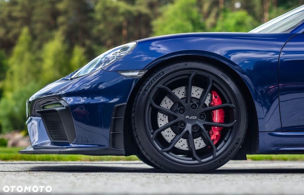 Porsche 718 Cayman GPF GT4 - 7