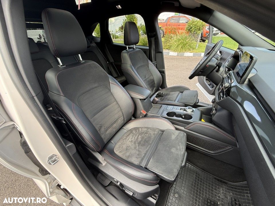 Ford Kuga - 32