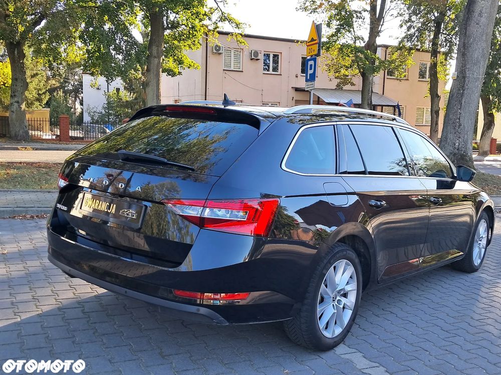 Skoda Superb 2.0 TDI DSG Ambition - 9