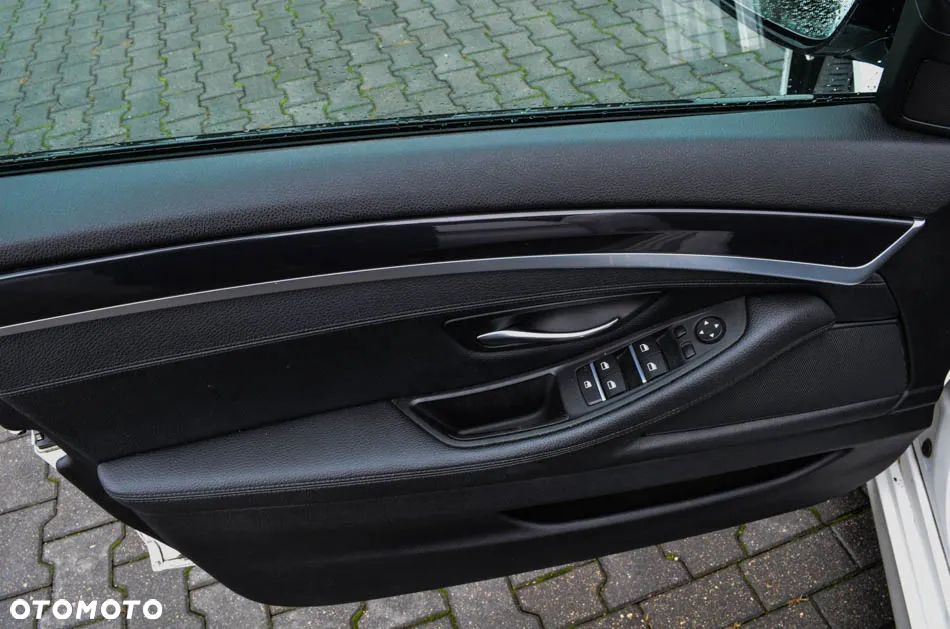 BMW Seria 5 520d Touring Luxury Line - 28