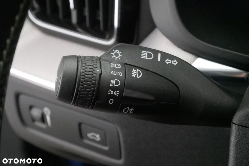 Volvo XC 60 - 30