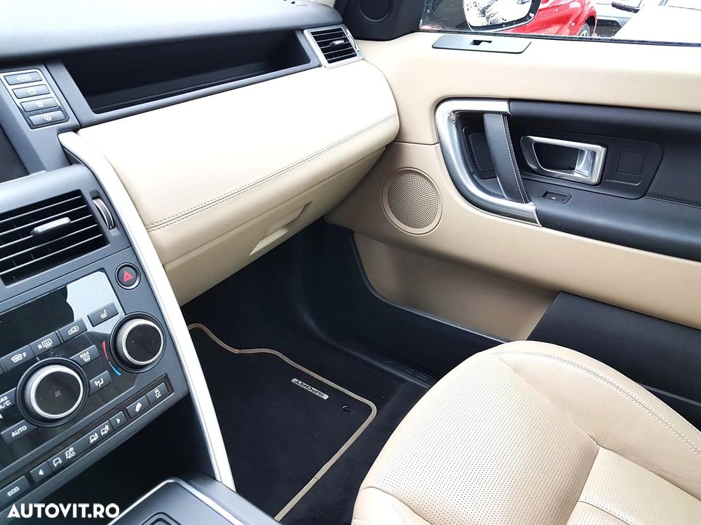 Land Rover Discovery Sport - 11