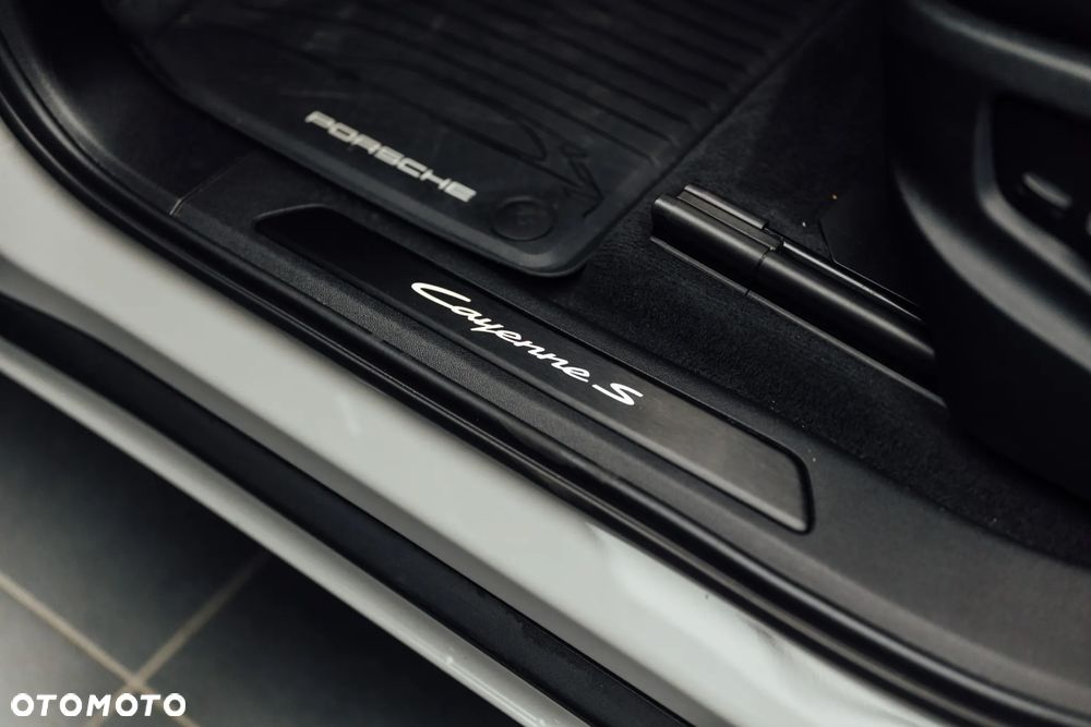 Porsche Cayenne S - 21