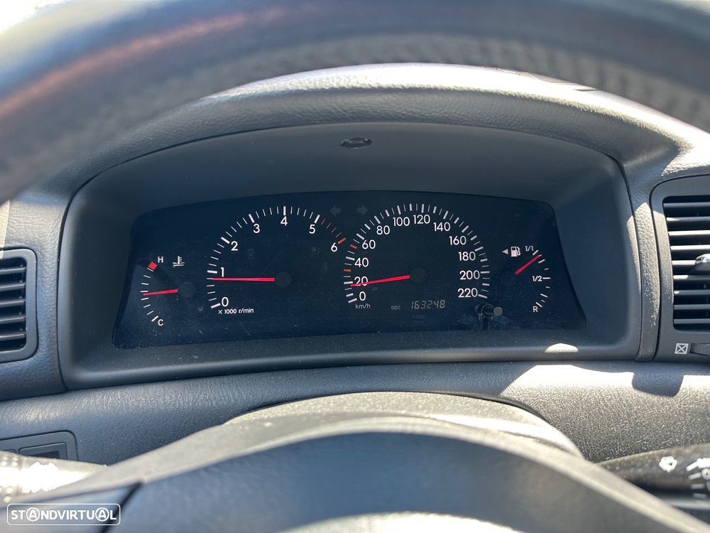 Toyota Corolla 1.4 D-4D Premium Plus — fotografia 11