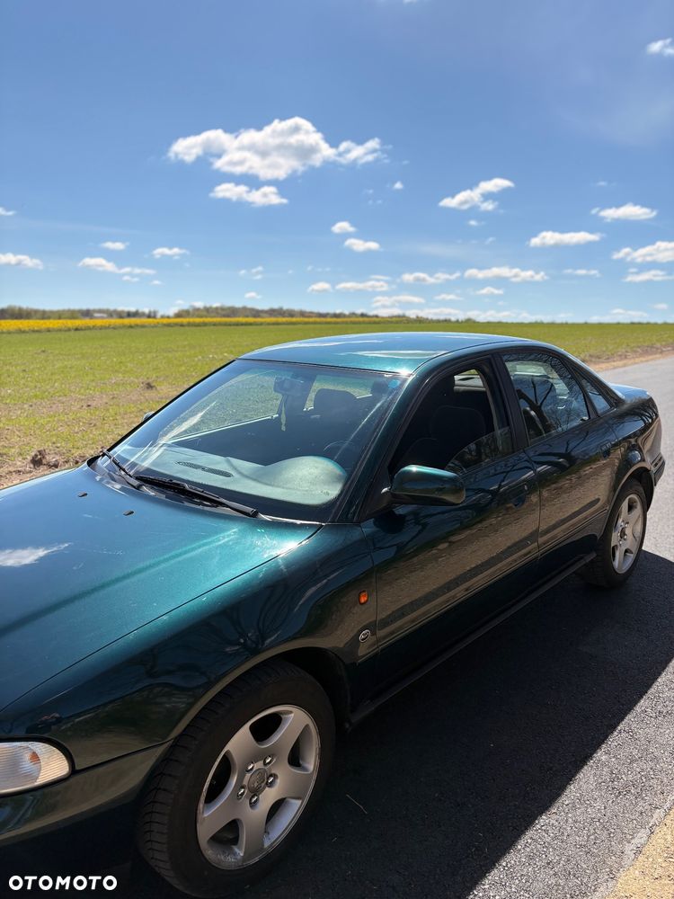 Audi A4 Limousine 2.6 - 7