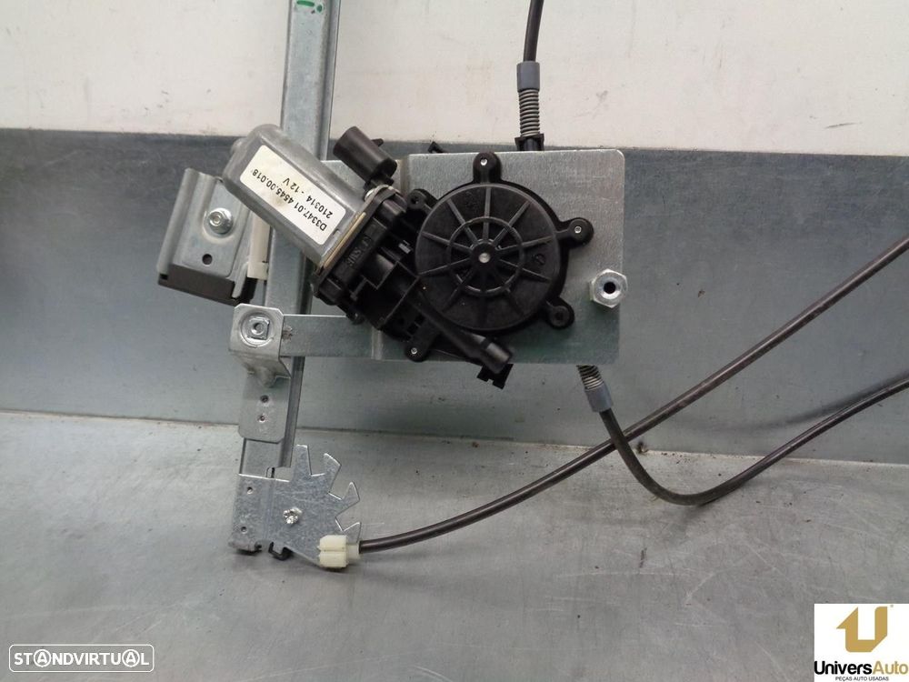 ELEVADOR DE VIDRO FRONTAL ESQUERDO VOLKSWAGEN POLO 1998 -6N3837401E - 2