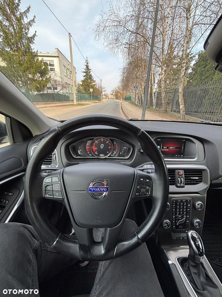 Volvo V40 D3 Geartronic Summum - 17