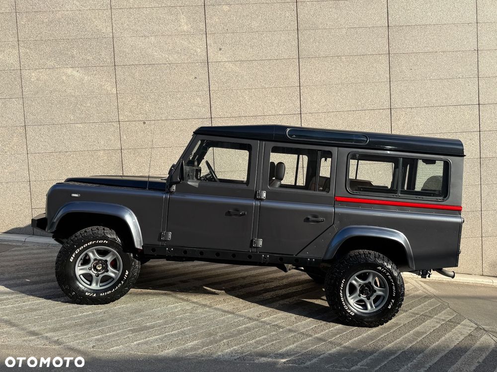 Land Rover Defender - 1
