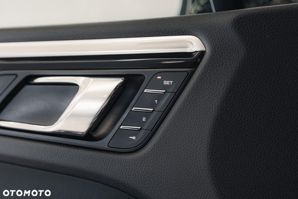 Porsche Macan S - 28