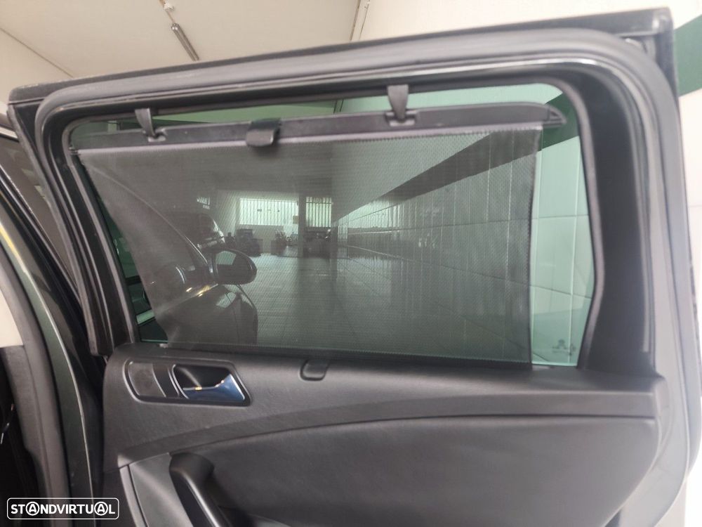 VW Passat Variant 2.0 TDi Highline - 16