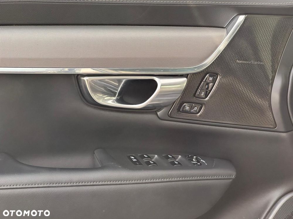 Volvo V90 Cross Country - 21