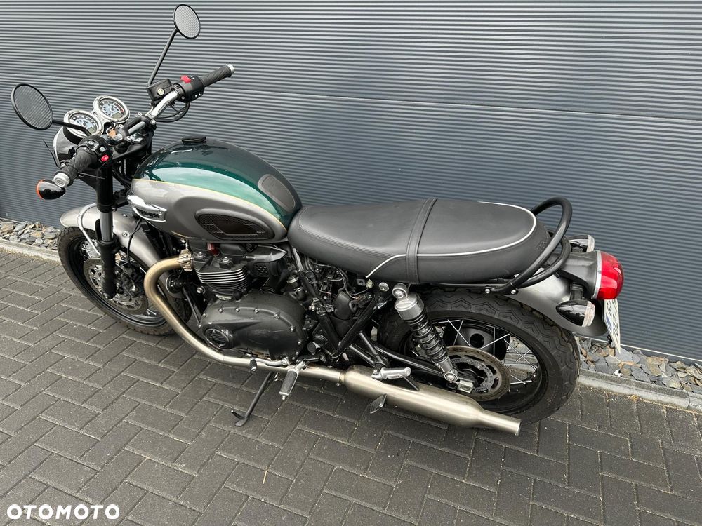 Triumph Bonneville - 3