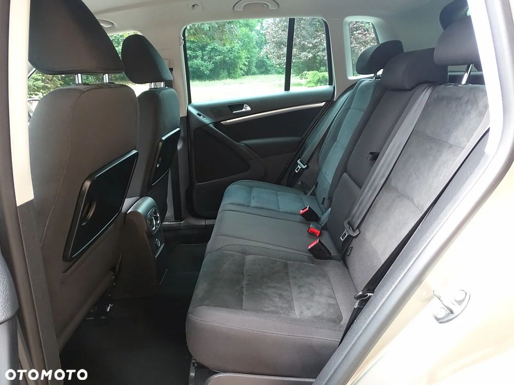 Volkswagen Tiguan 2.0 TDI DPF BlueMotion Technology Sport & Style - 18