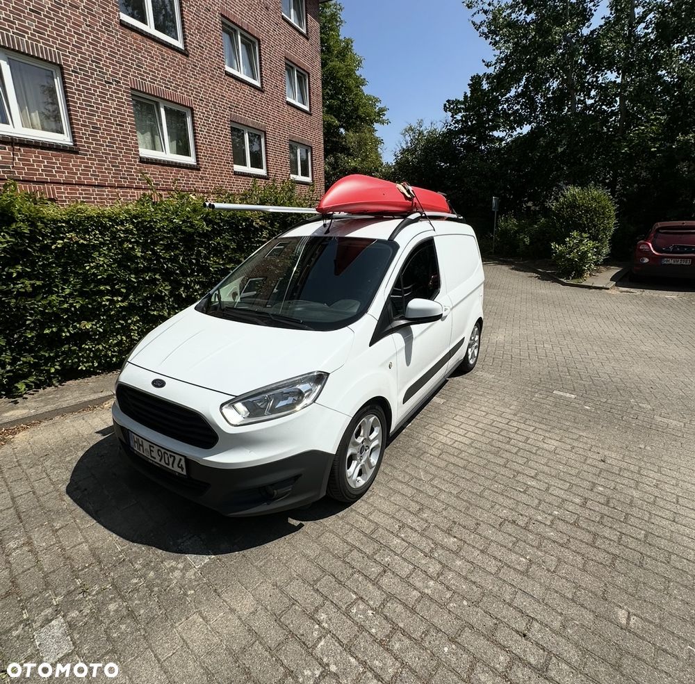 Ford Transit Courier - 22