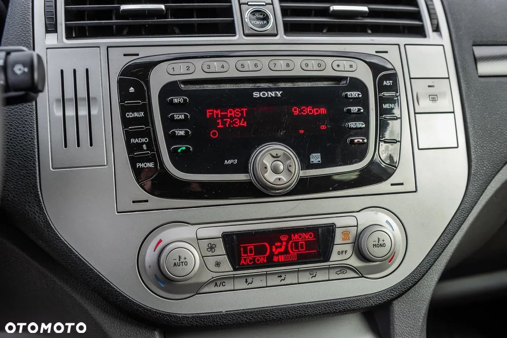 Ford Kuga 2.0 TDCi 2x4 Titanium - 20