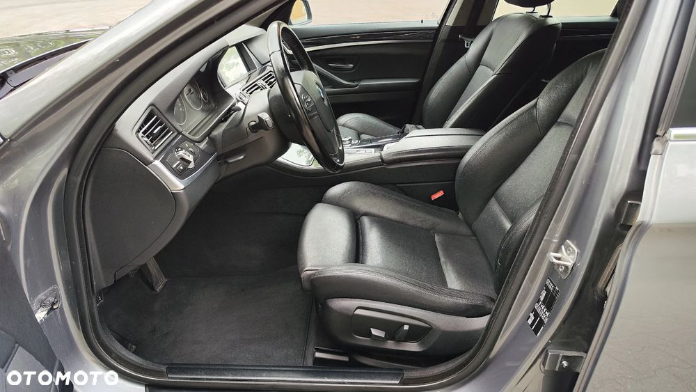BMW Seria 5 520d - 24