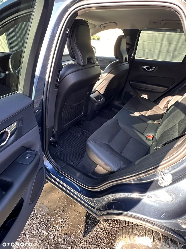 Volvo XC 60 B4 B Momentum Pro - 12