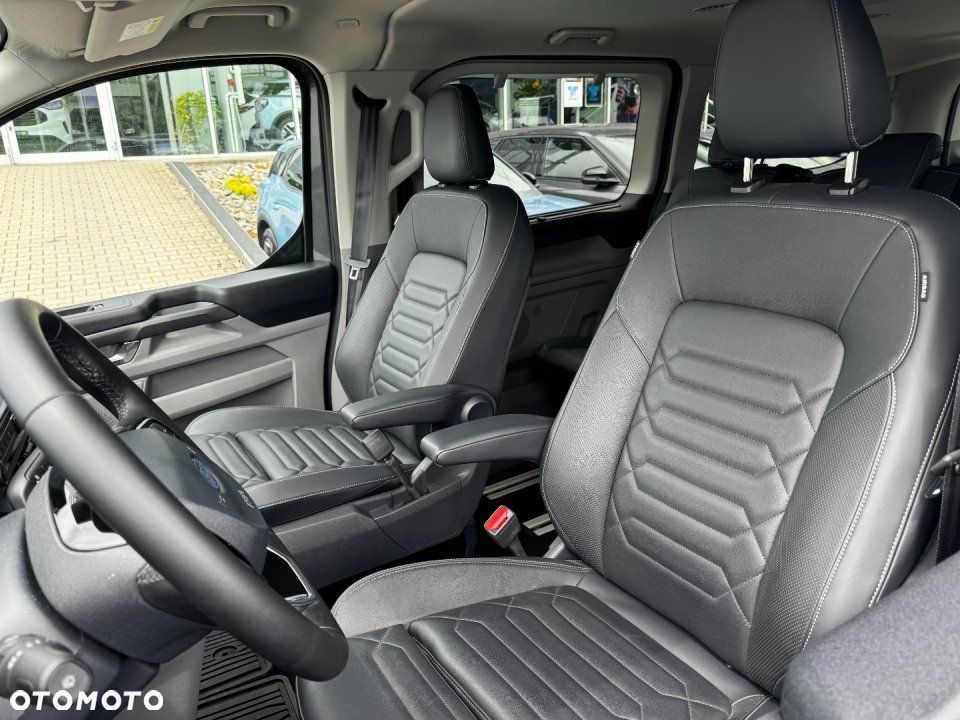 Ford Tourneo Custom - 8