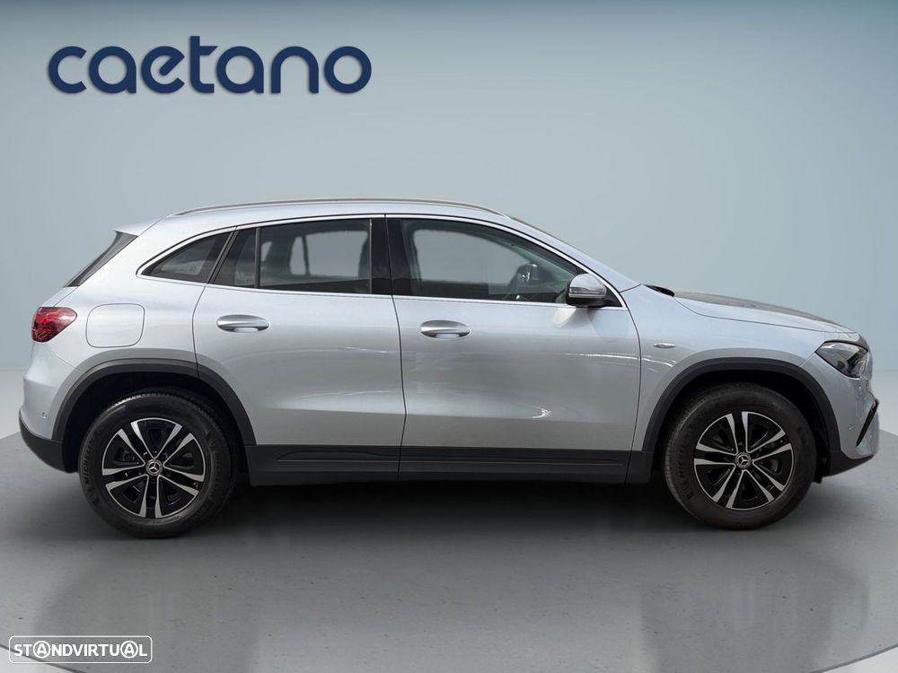 Mercedes-Benz GLA 250 e - 10