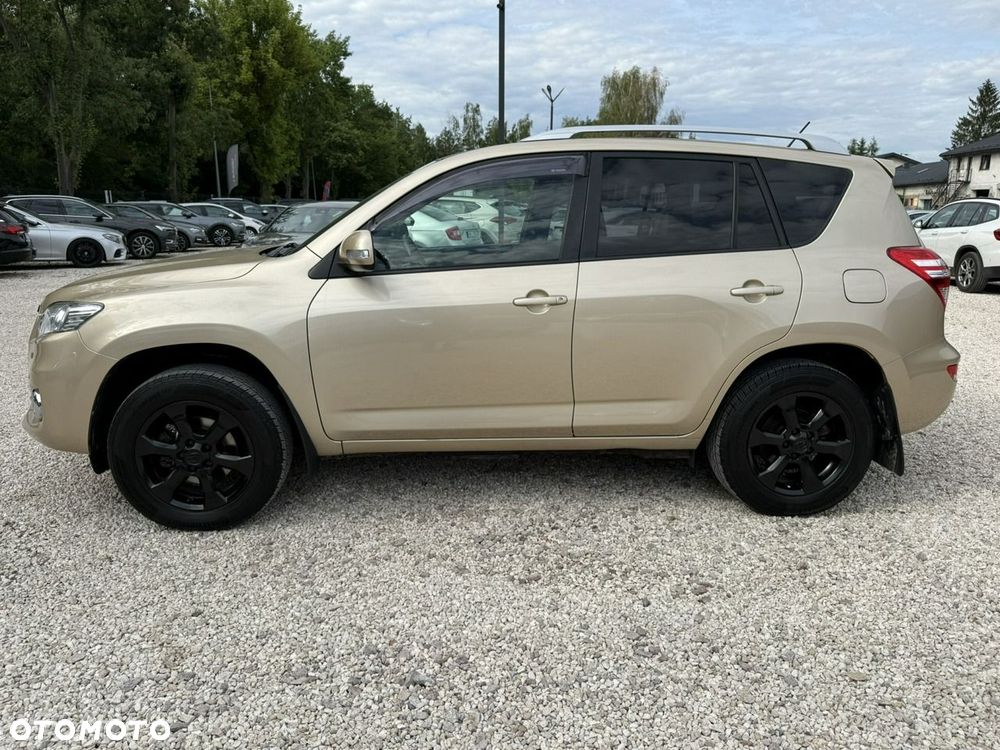 Toyota RAV4 - 10