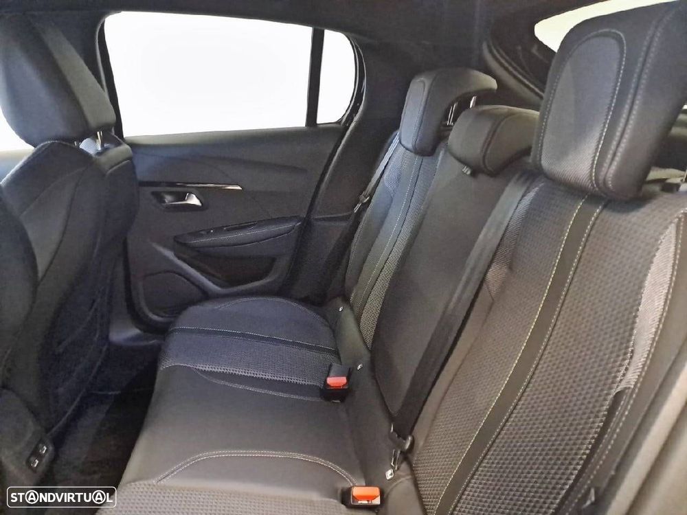 Peugeot e-208 50 kWh GT — fotografia 10