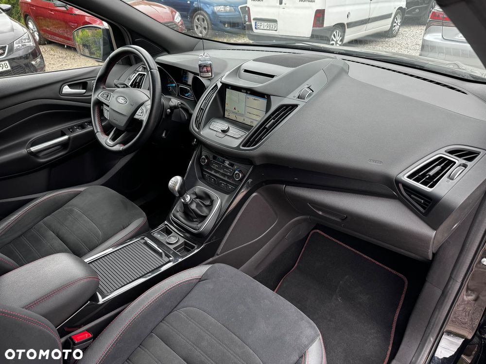 Ford Kuga 1.5 EcoBoost 2x4 ST-Line - 39