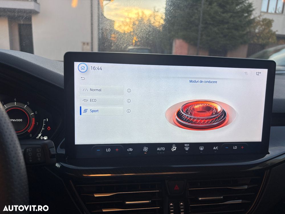 Ford Focus 1.0 EcoBoost 6MT MHEV ST-Line X - 17