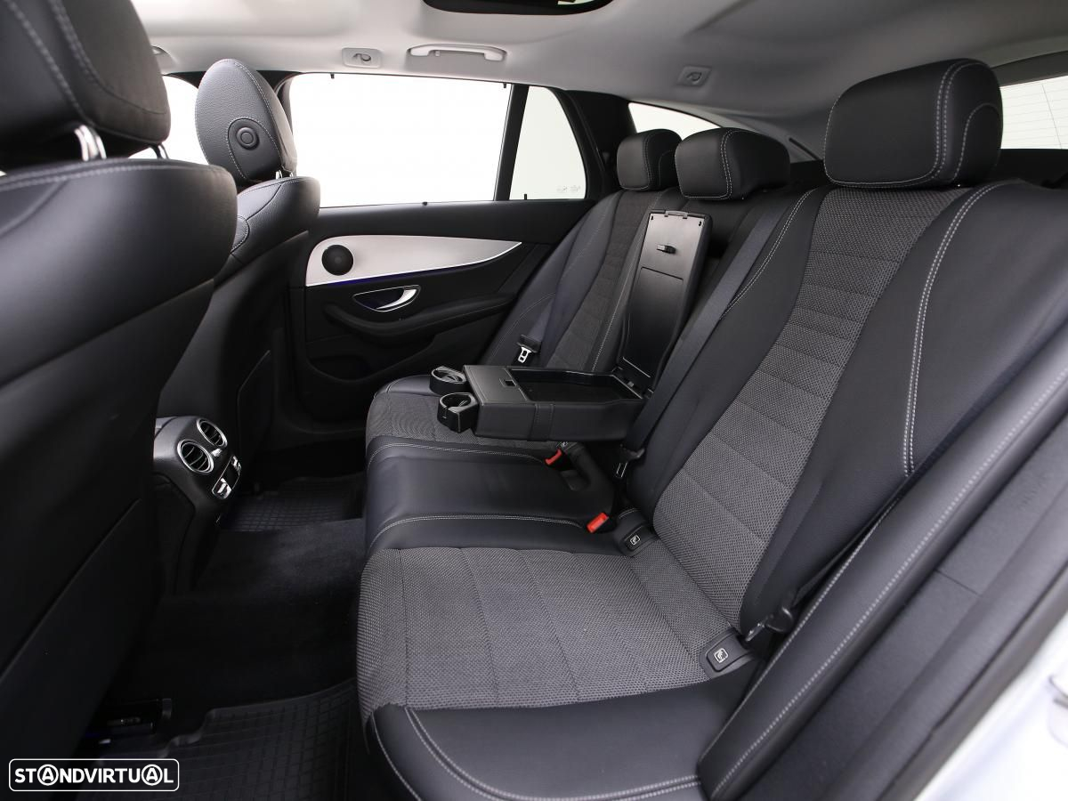 Mercedes-Benz E 300 de 4Matic T 9G-TRONIC AMG Line - 12