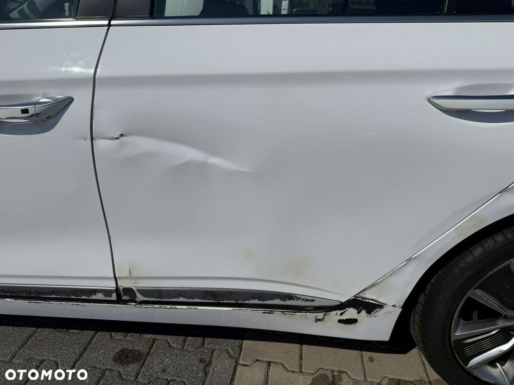 Hyundai IONIQ - 14