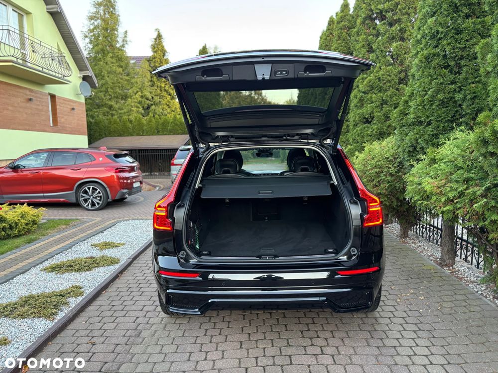 Volvo XC 60 B4 D AWD Plus Dark - 19