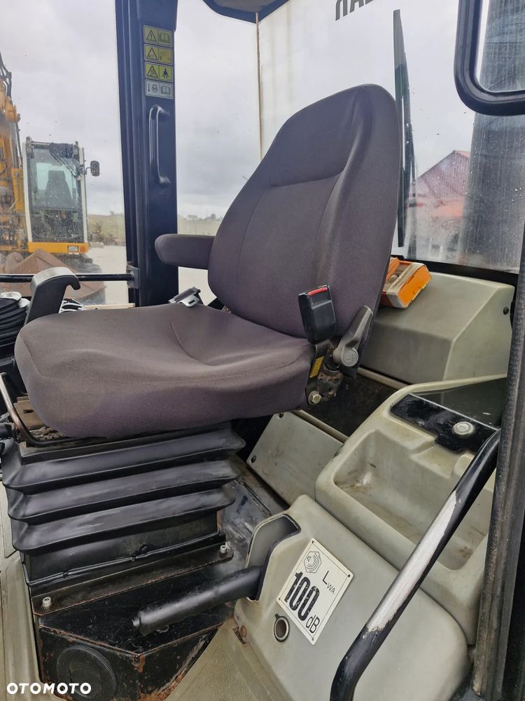Caterpillar 906 - 8